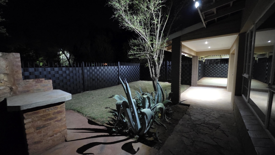 To Let 3 Bedroom Property for Rent in Flamwood North West